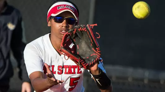 Four-Run Third Inning Helps Softball Edge Boston, 5-4