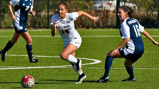 Soccer Competes in 2-0 Loss at Notre Dame
