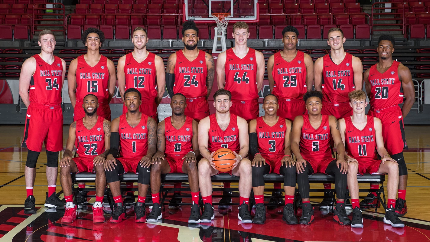 2017-18 Men's Basketball Team Photo