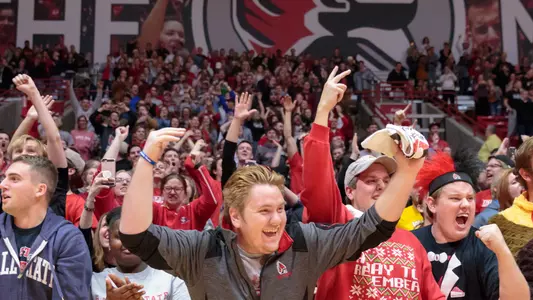 Nest, Hoops Crowd
