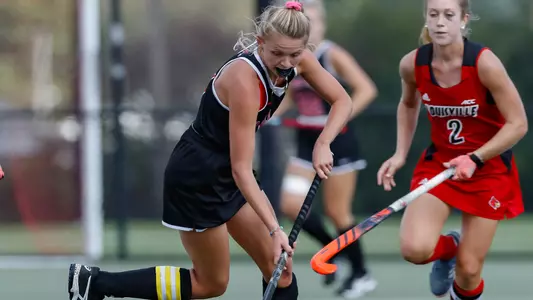 Michelle Shampton Field Hockey Action