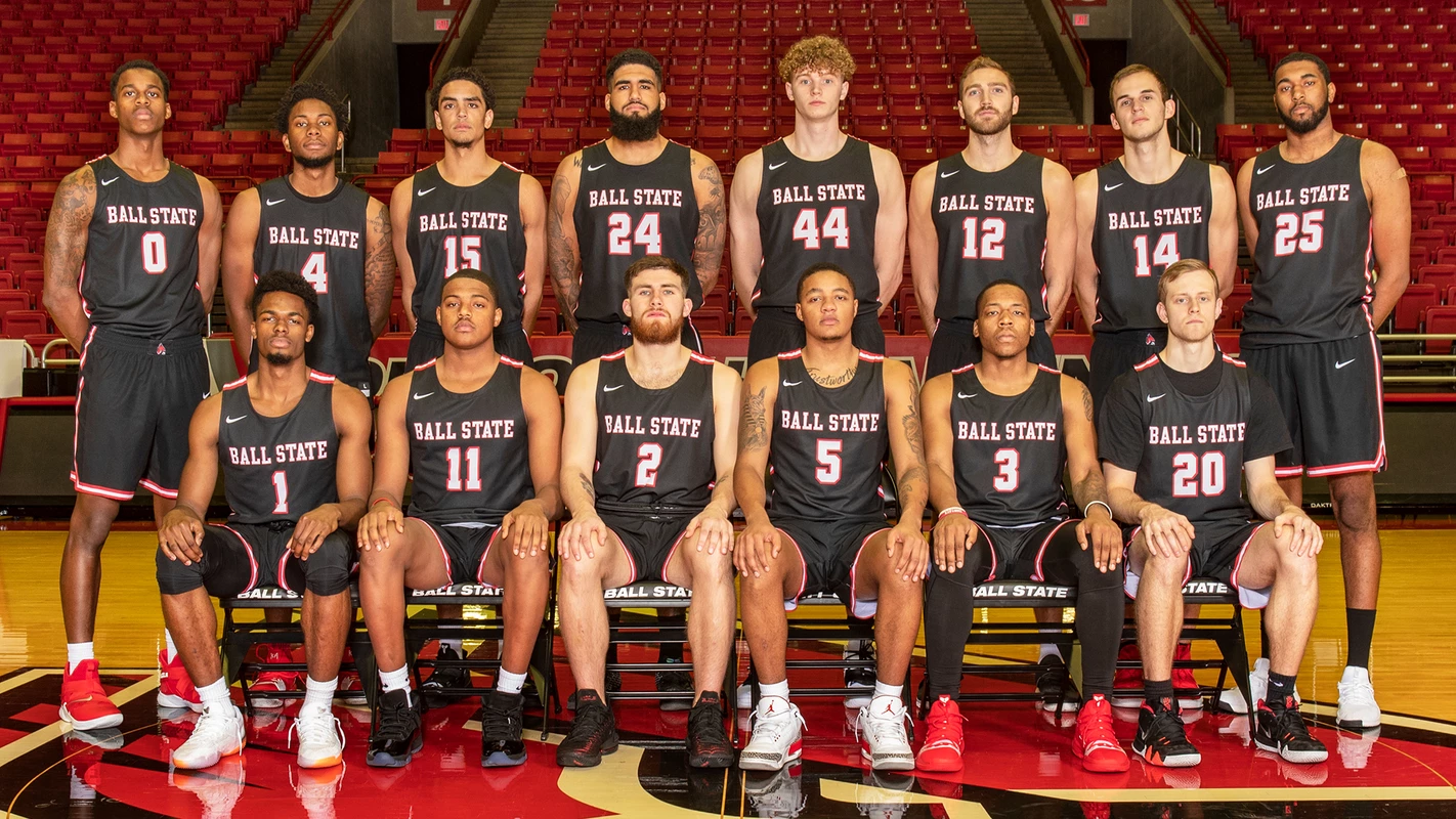2018-19 Men's Basketball Team Photo