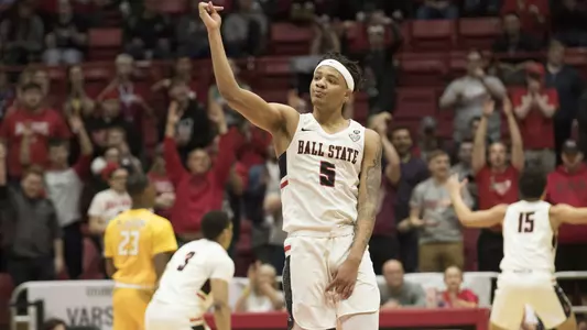 Cardinals win at Worthen.