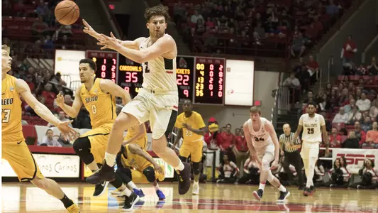 Cardinals win at Worthen.