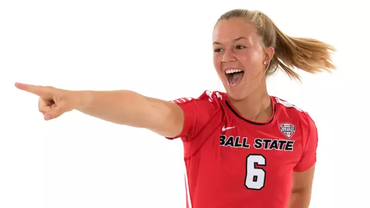 Maggie Huber Pointing