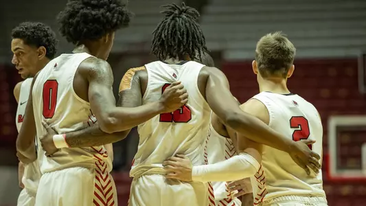 Ball State basketball team huddle 2021