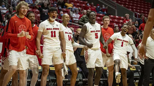 MBBTeamBenchExhibition