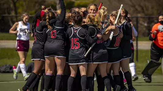 FH huddle vs. Bellarmine