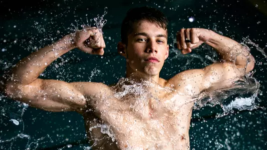 Hunter Ongay - Posed