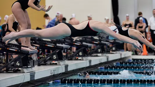 Neely Agnew off the blocks at Indiana Intercollegaites