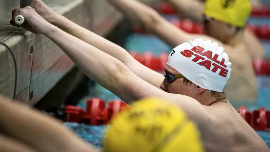 Men's Swimming Start