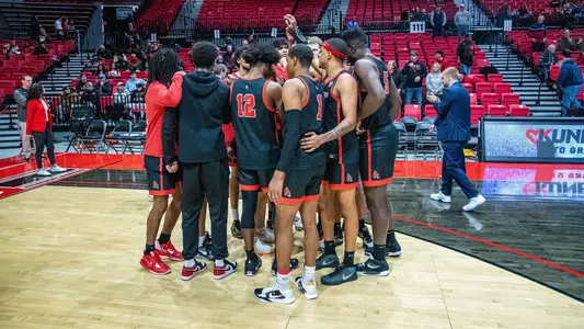 MBBPregameHuddleatNIU