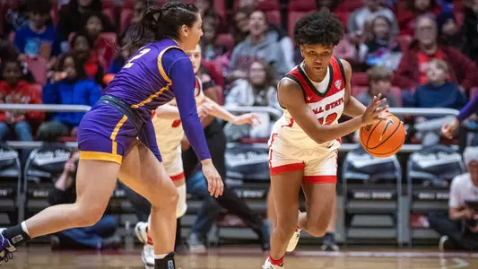 The Ball State women's basketball team competes against Tennessee Tech at Worthen Arena on November 6, 2023. Photo by Bobby Ellis.