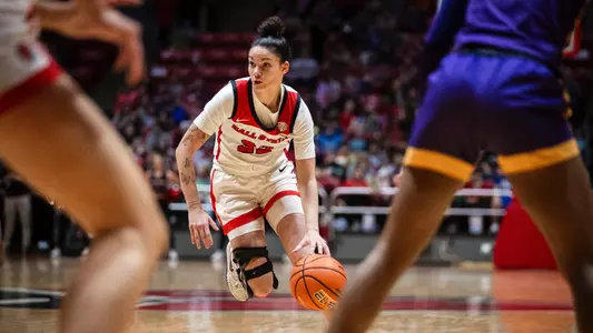 The Ball State women's basketball team competes against Tennessee Tech at Worthen Arena on November 6, 2023. Photo by Bobby Ellis.