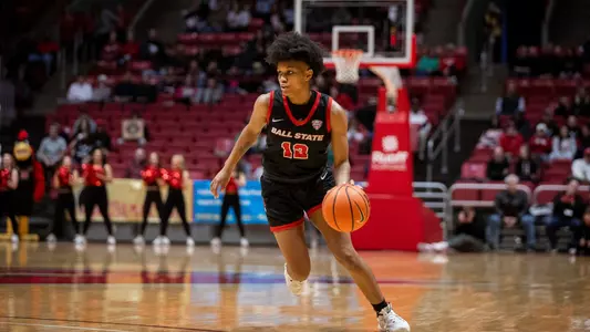 The Ball State women's basketball team competes against Notre Dame in Worthen Arena on November 24, 2023 . Photo by Bobby Ellis.