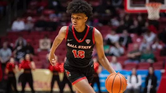 The Ball State women's basketball team competes against Notre Dame in Worthen Arena on November 24, 2023 . Photo by Bobby Ellis.
