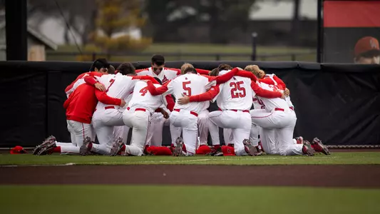 BaseballTeamHuddle