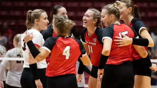 WVB Team Celebration vs. Purdue Fort Wayne