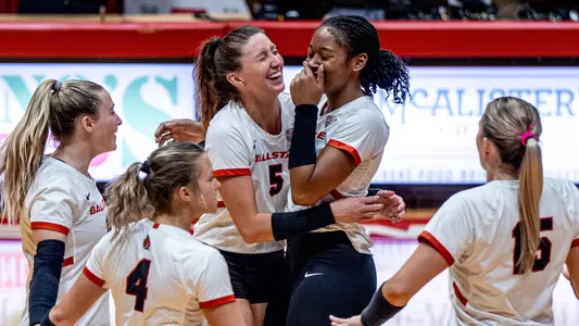 WVB Team Huddle - Marie & Aniya