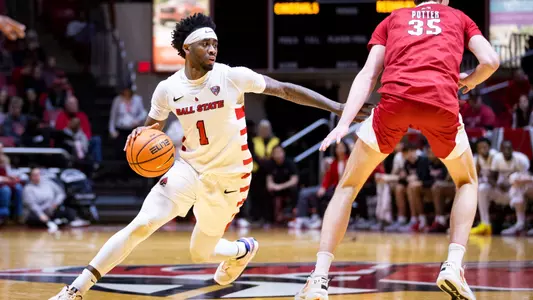 The Ball State men’s basketball team hosts Miami in Worthen Arena on 20240120. Photo by Samantha Blankenship / Ball State University