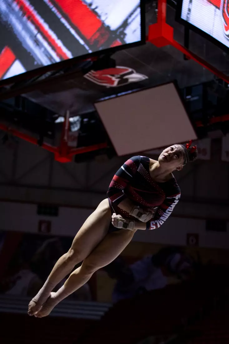 The Ball State gymnastic team hosts Bowling Green in Worthen Arena on Jan, 22. Photo by Samantha Blankenship / Ball State University