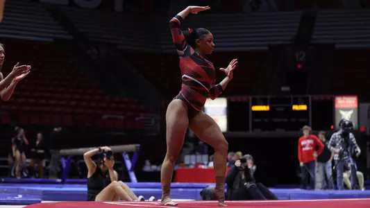Zoe Middleton - Floor vs. Bowling Green