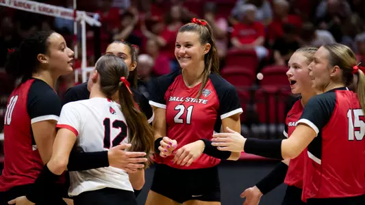 Madison Buckley - Team Huddle