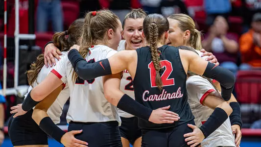 WVB Team Huddle - WMU