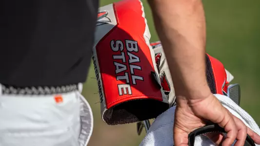 Ball State golf bag - selecting a club