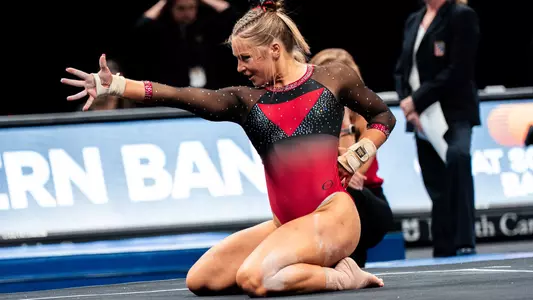 Hannah Ruthberg on Floor at Missouri