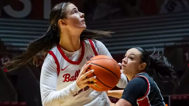 25_MC-80127 - Women’s Basketball hosts University of Cincinnati on Nov 20, 2025. Photo by Samantha (Blankenship) Ellis/Ball State University.