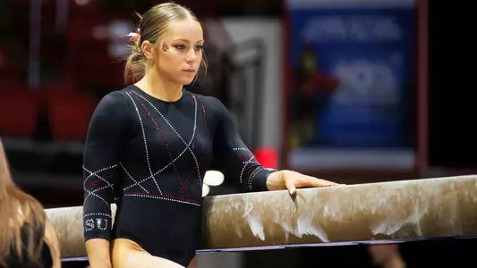 Hannah Ruthberg Locked in on Beam
