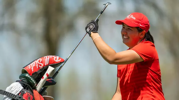 Jasmine Driscoll Pulling Club From Bag