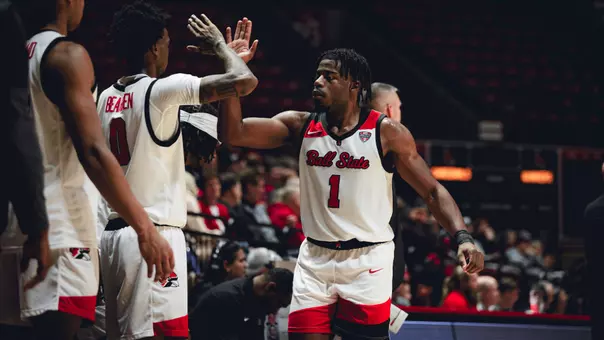 Elmore James IV vs Earlham