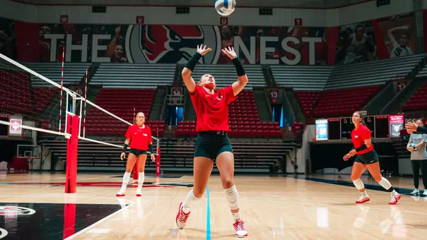Reese Axness setting the ball during the first day of Ball State's 2026 fall camp on July 30