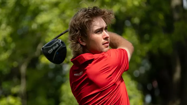 Avery Mahoney driving during the team's photo day at the Delaware Country Club