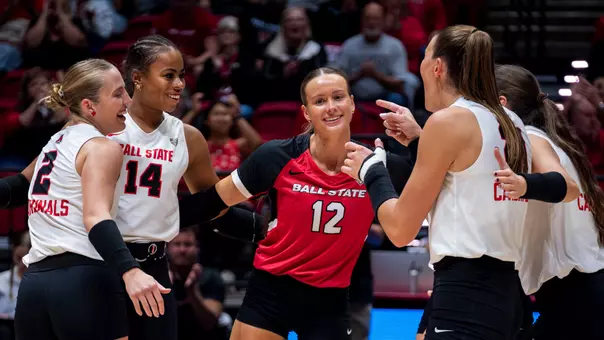 Women's Volleyball Huddle focuses on Sophie Ledbetter