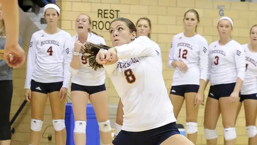 Seniors Lead Volleyball to 3-1 Victory over Lafayette in Final Home Match