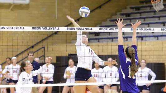 Volleyball Travels to California for First Matches of 2014