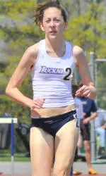 Erin Cranmer-Hart Receives Senior Athletic Award