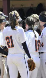 Bucknell Softball Hosts Summer Clinics
