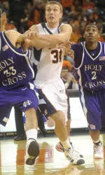 Bison Cagers Host Lafayette Wednesday Night