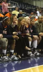 Bucknell Women's Basketball Connects with Lewisburg Community