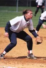 Softball Team Splits Doubleheader at Army