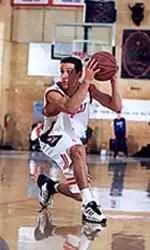 Blankenship Leads Blue Team to 69-68 Intrasquad Victory