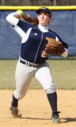 Bucknell Softball Sweeps Holy Cross 4-2 & 3-2 in Extra Innings