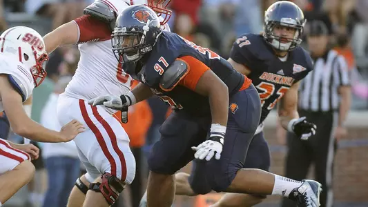 Football Falls to Sacred Heart, 16-0