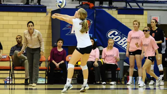 Volleyball Sweeps Lafayette for First Time Since 2011