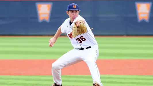 Baseball Falls Twice to No. 7 South Carolina on Opening Day