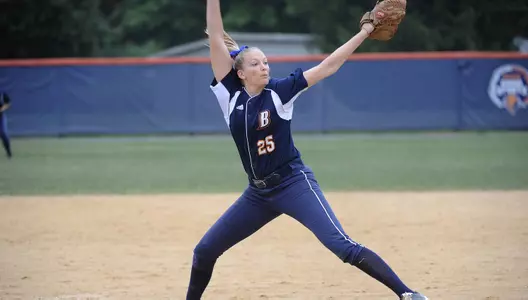 Softball Plays Two Tight Games on Second Day of UNCW Beach Bash